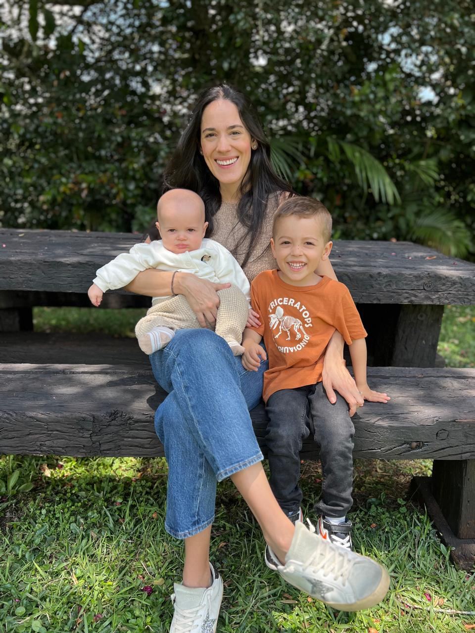 Marcela con Jerónimo y Elías